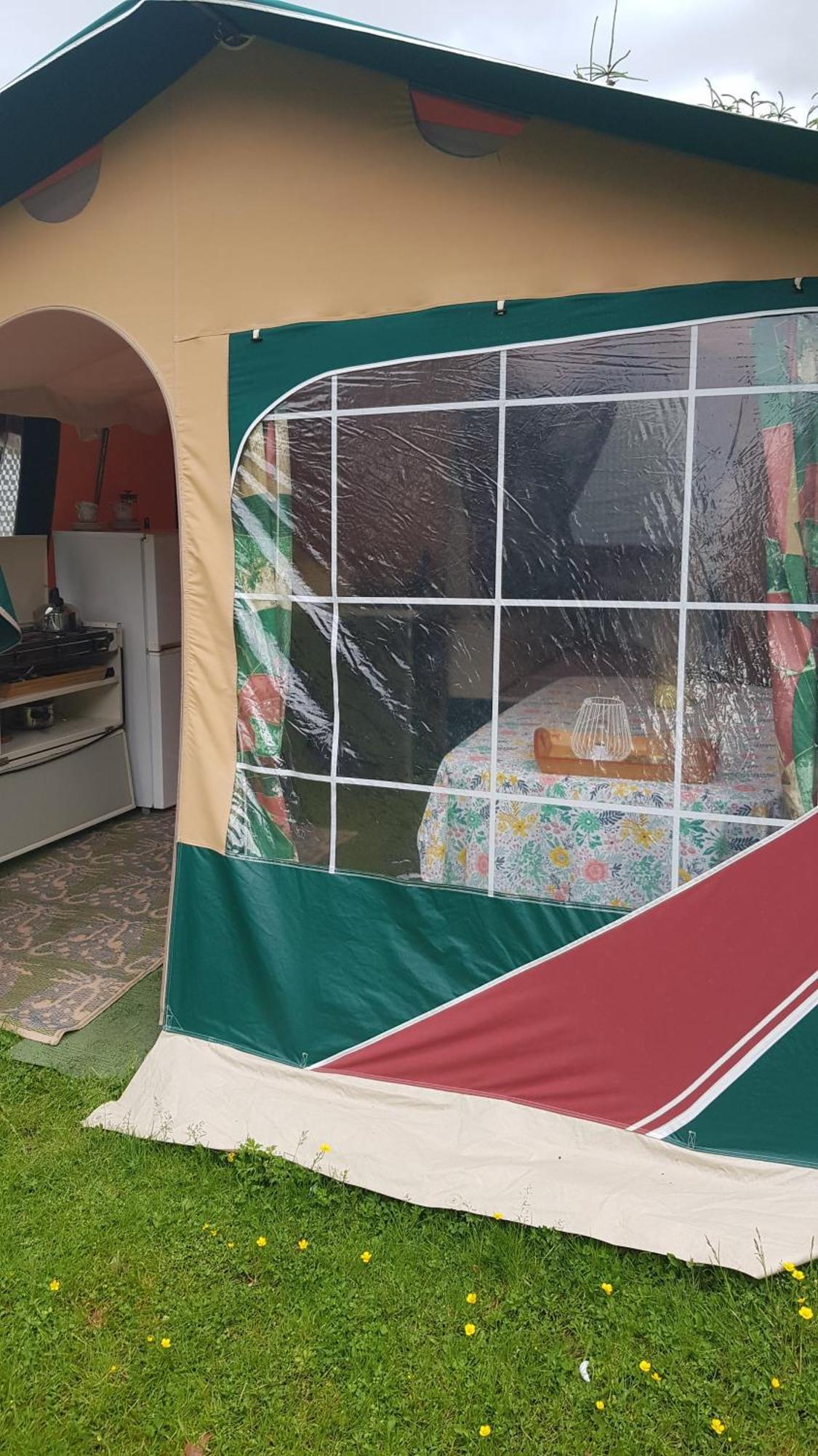 Basic Ingerichte Vouwwagen Op Camping Westenenk, Wijster Extérieur photo