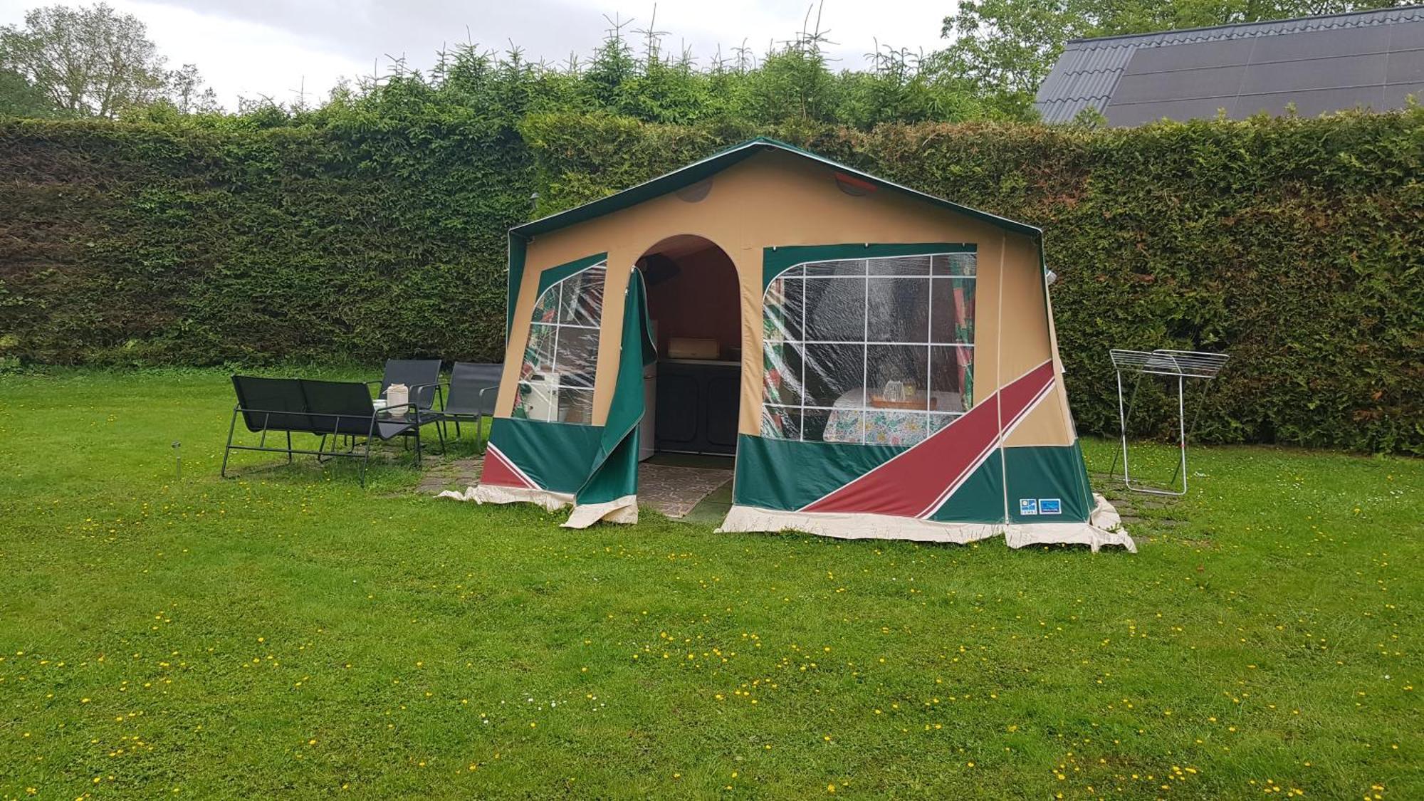 Basic Ingerichte Vouwwagen Op Camping Westenenk, Wijster Extérieur photo